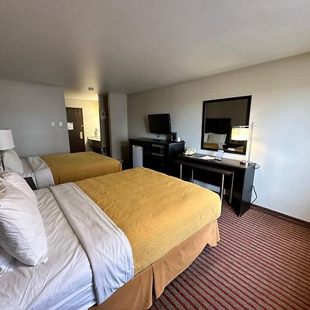 Rodeway Inn & Suites Madison East Esterno foto