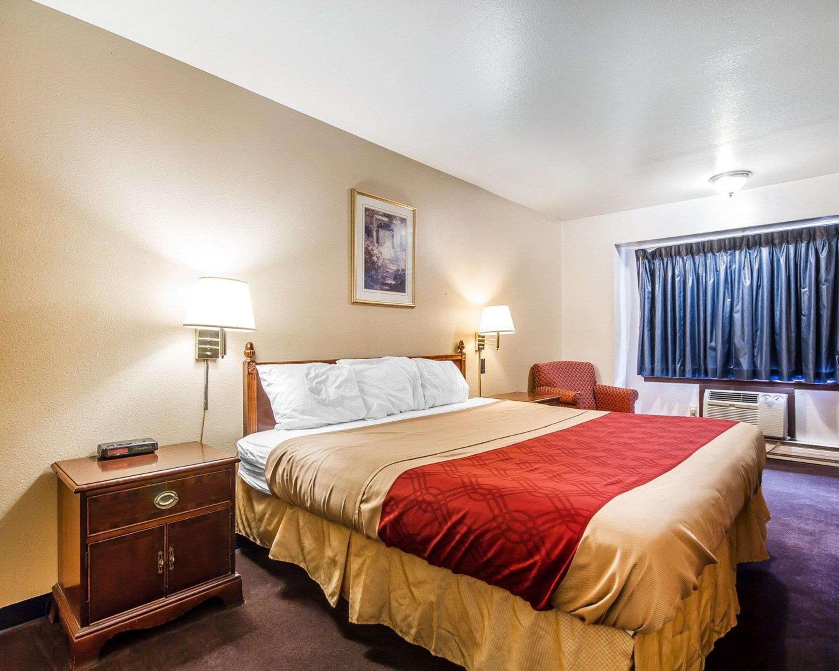 Rodeway Inn & Suites Madison East Esterno foto