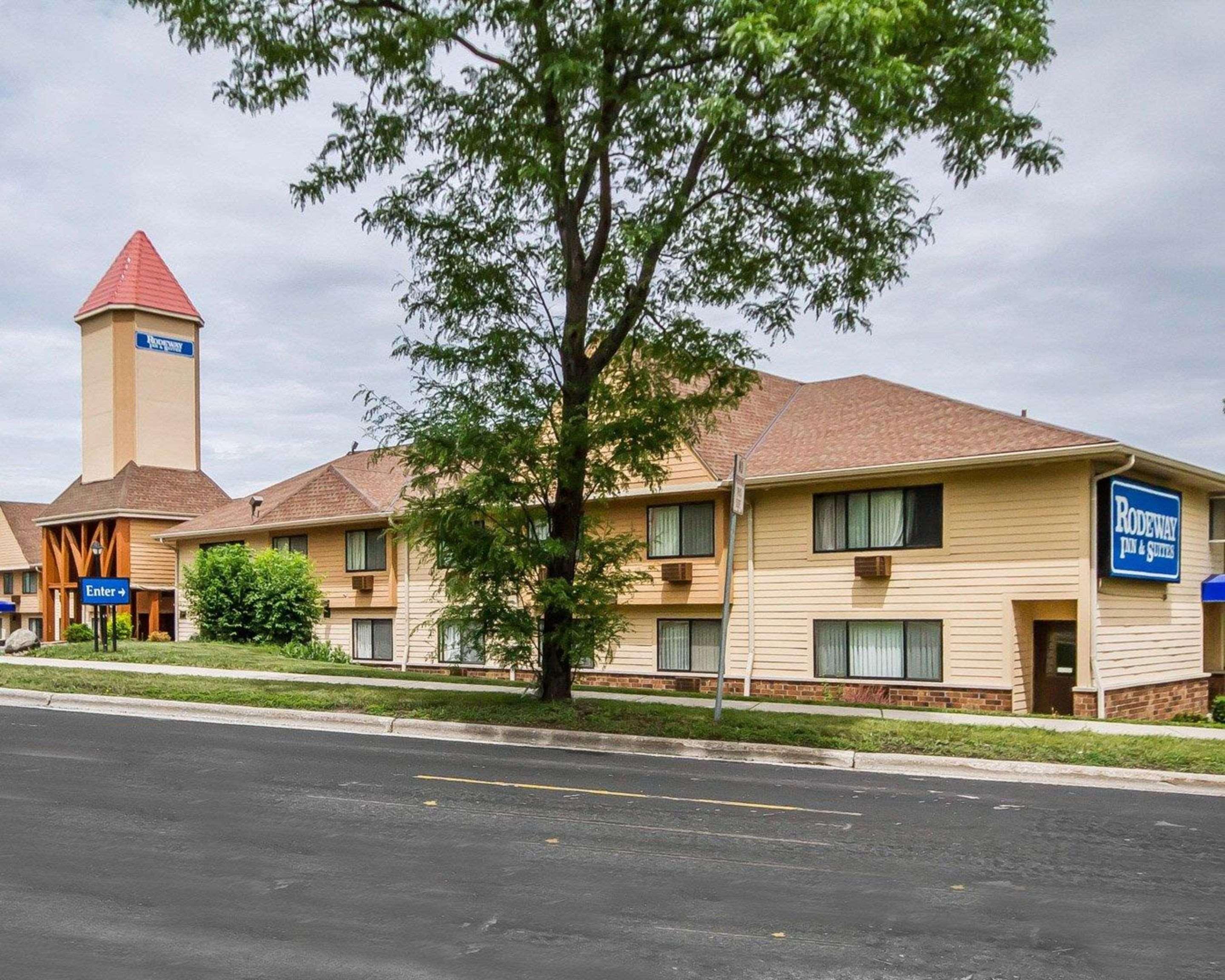 Rodeway Inn & Suites Madison East Esterno foto