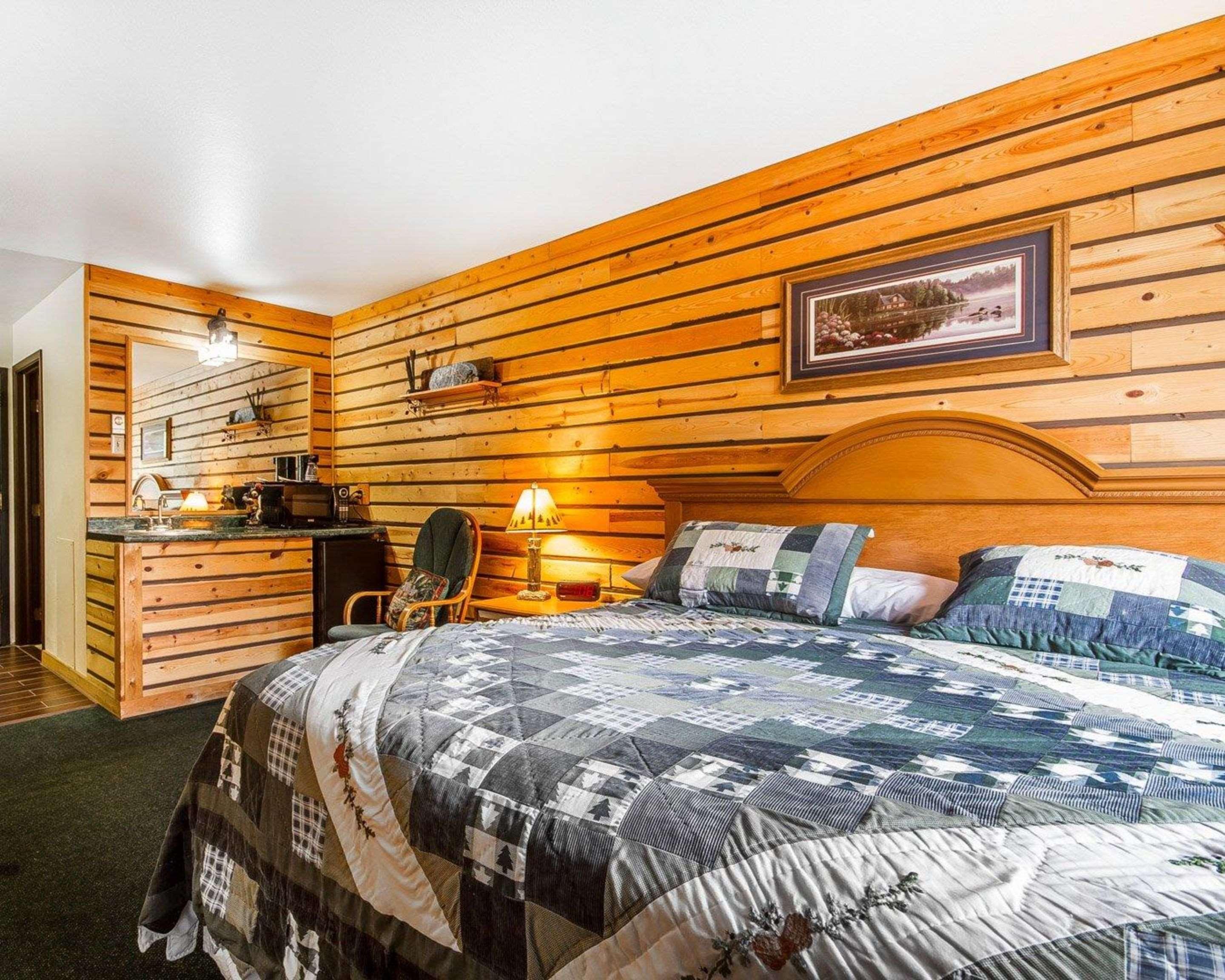 Rodeway Inn & Suites Madison East Esterno foto