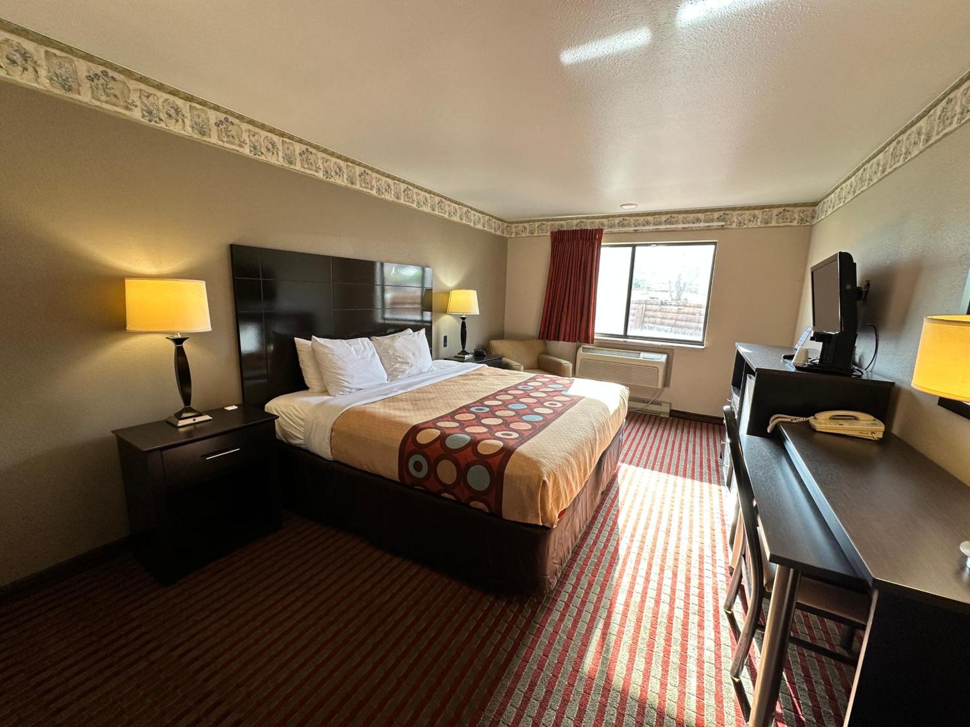 Rodeway Inn & Suites Madison East Esterno foto