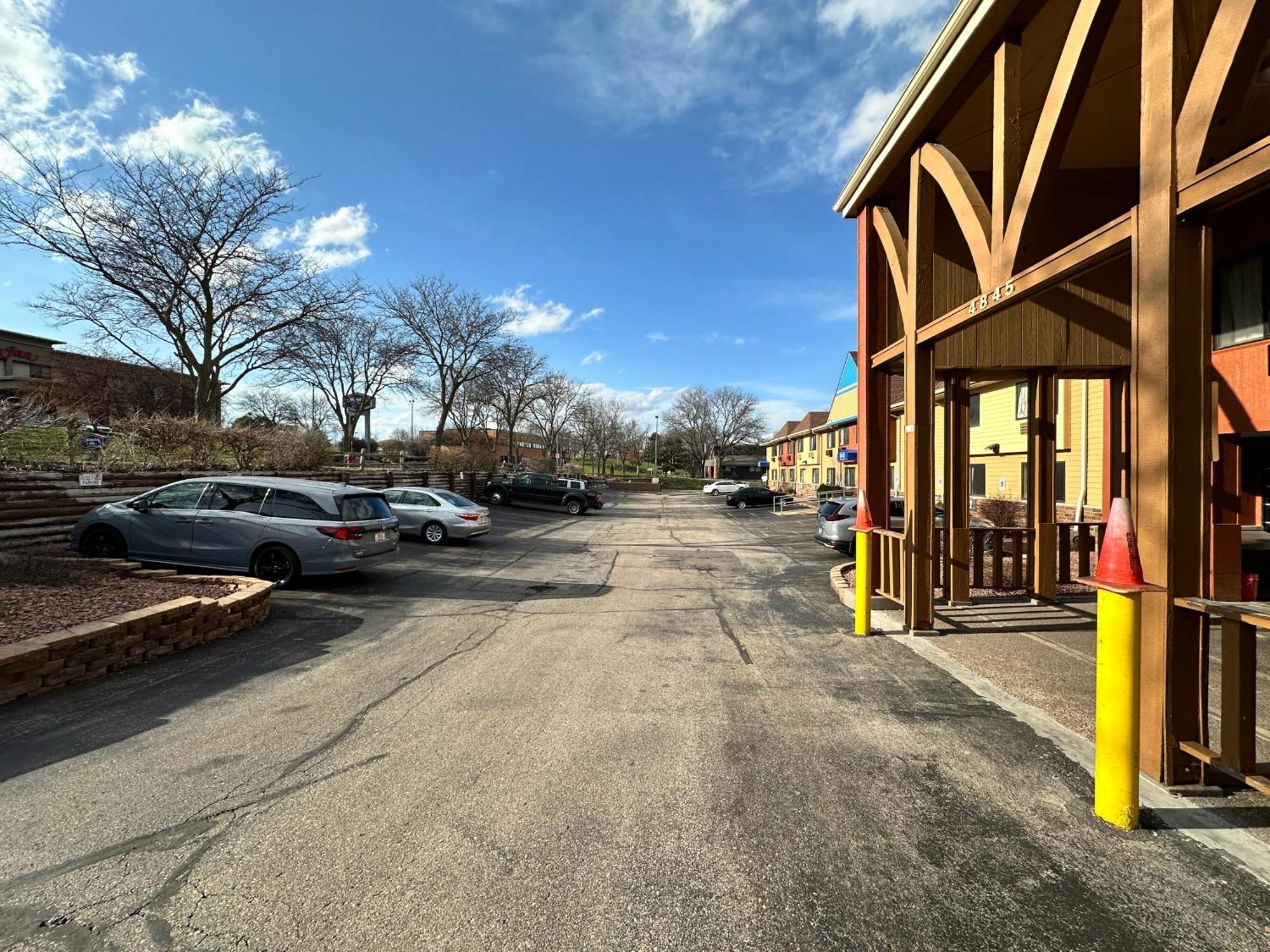 Rodeway Inn & Suites Madison East Esterno foto