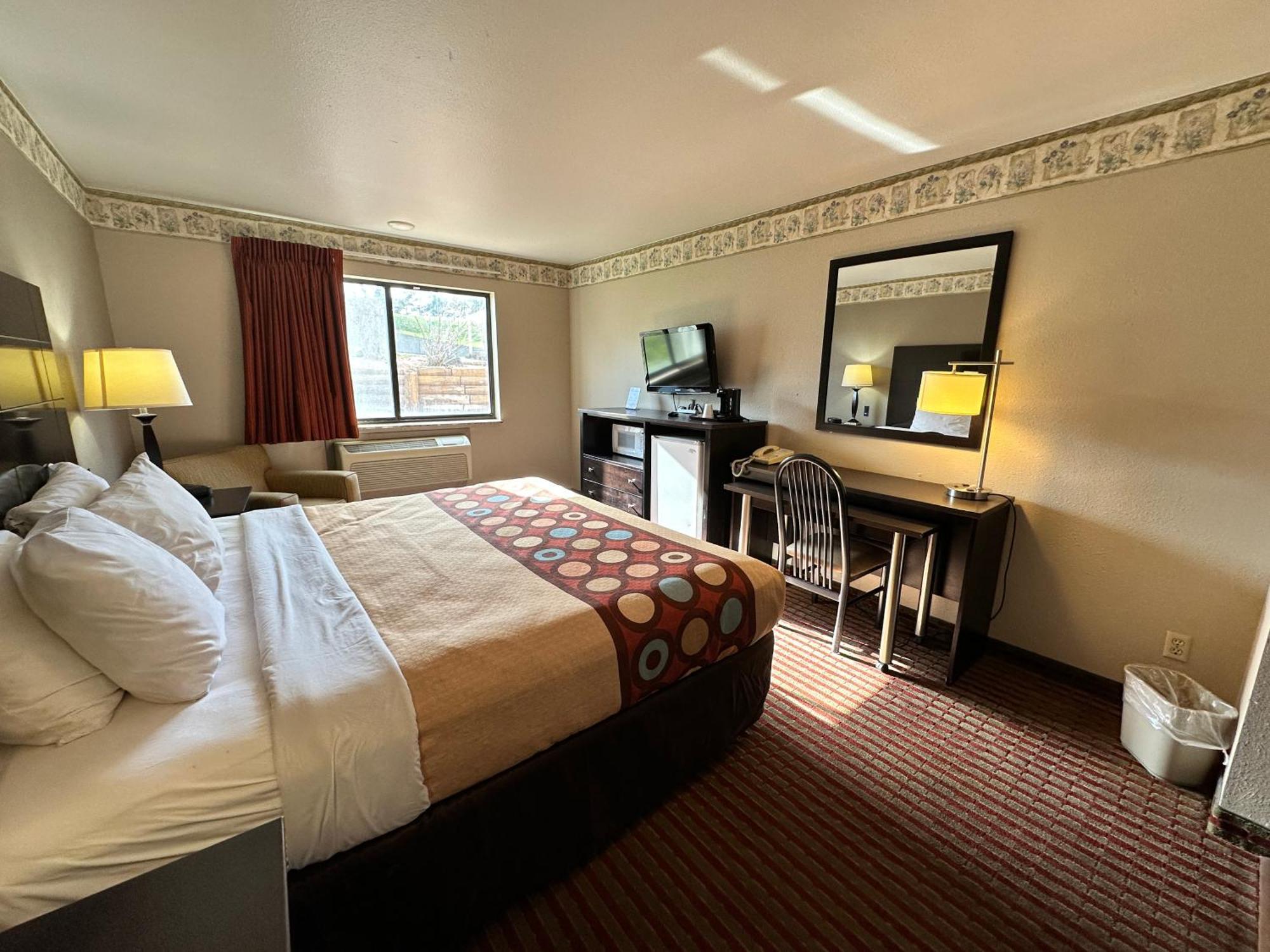 Rodeway Inn & Suites Madison East Esterno foto