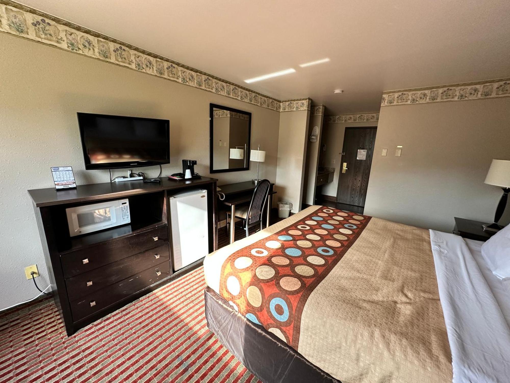 Rodeway Inn & Suites Madison East Esterno foto