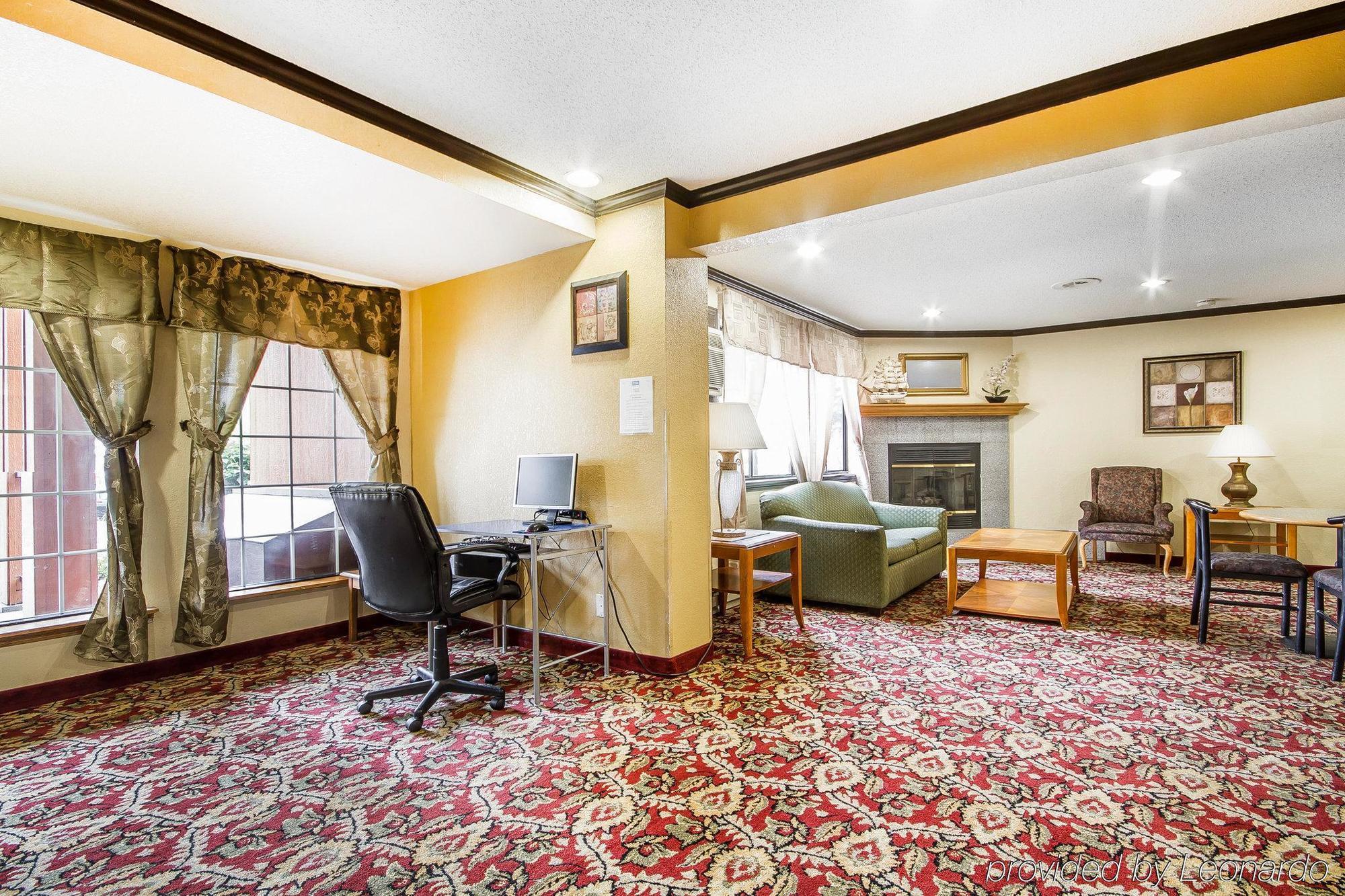 Rodeway Inn & Suites Madison East Esterno foto