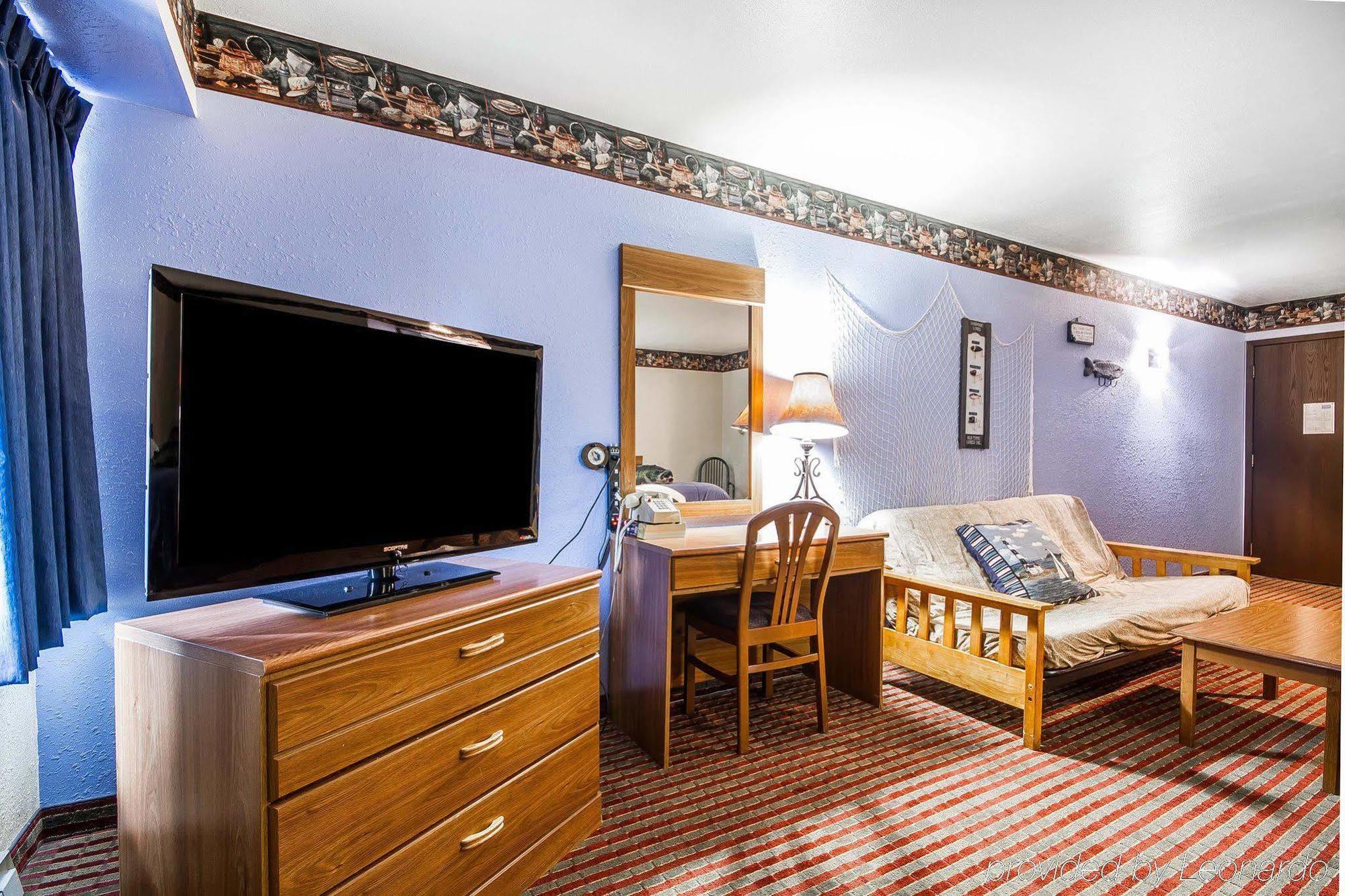 Rodeway Inn & Suites Madison East Esterno foto