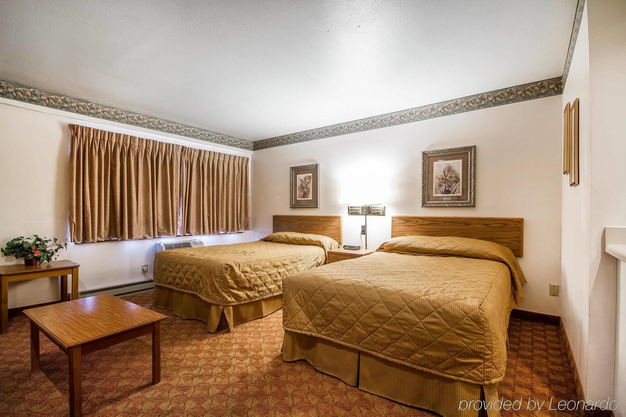 Rodeway Inn & Suites Madison East Esterno foto